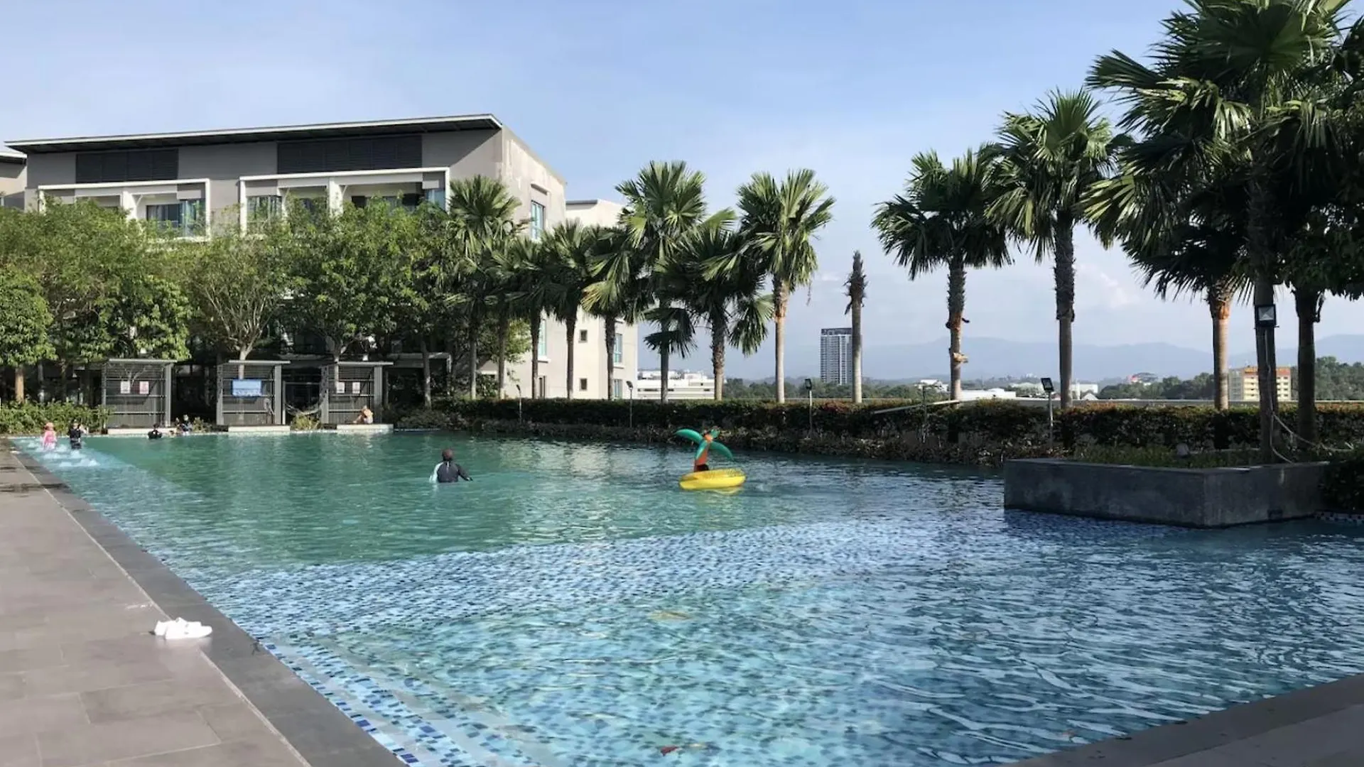 By The Pool At Imago Loft Residences Kota Kinabalu Apartament